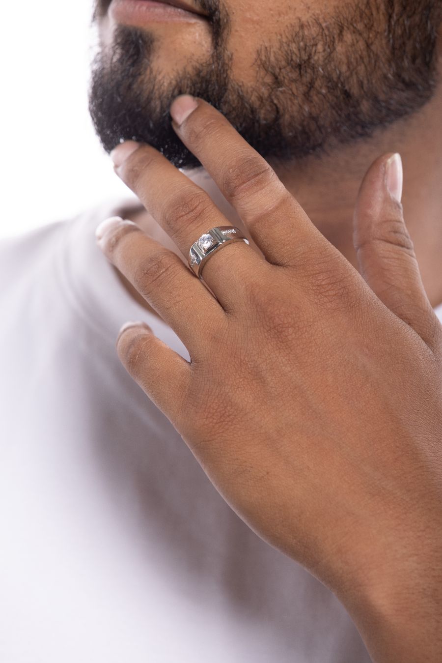 Pin by ╭☆gamze☆╯ on v | Hand with rings men, Hands with rings, Mens rings  fashion