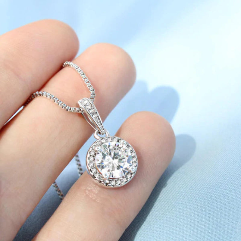 Temperament Geometric Round Cubic Zirconia Pendant with Silver Chain